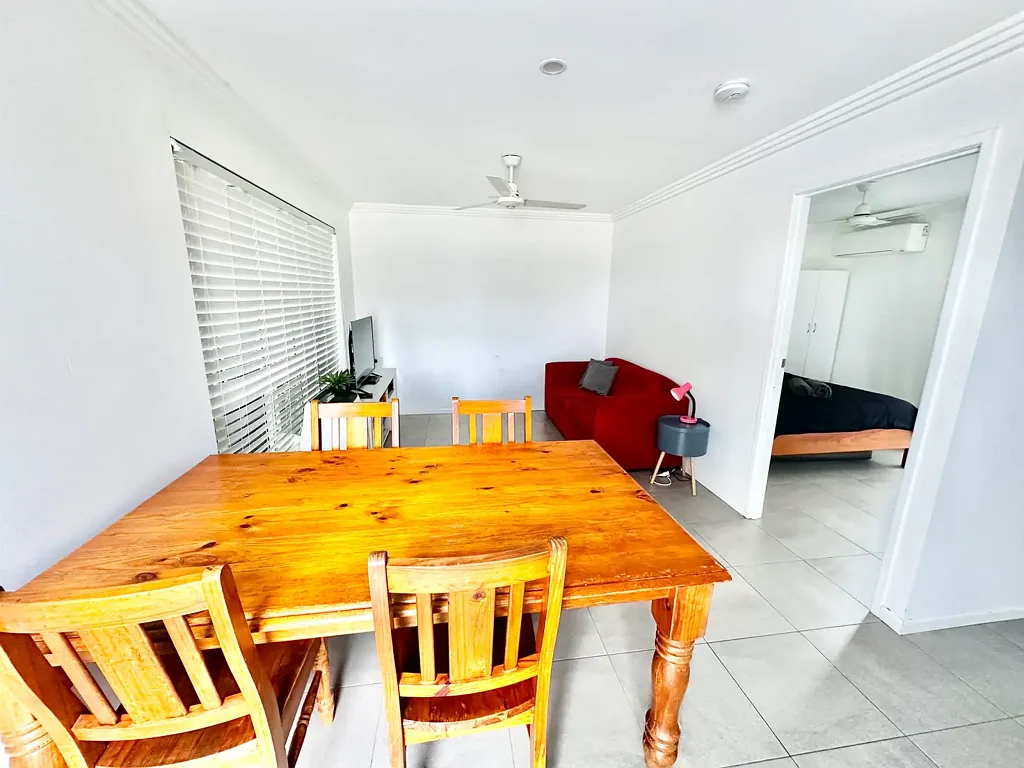 Charming 1-Bedroom, 1-Bathroom Unit in Thabeban