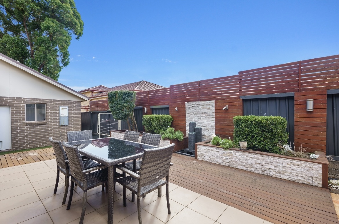 UNIT 2 323 HECTOR ST, BASS HILL NSW 2197, 0 غرف, 0 حمامات, Unspecified