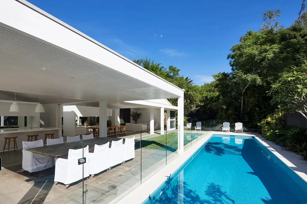 Fully Furnished Hamptons-Style Retreat Moments to Avalon Vil