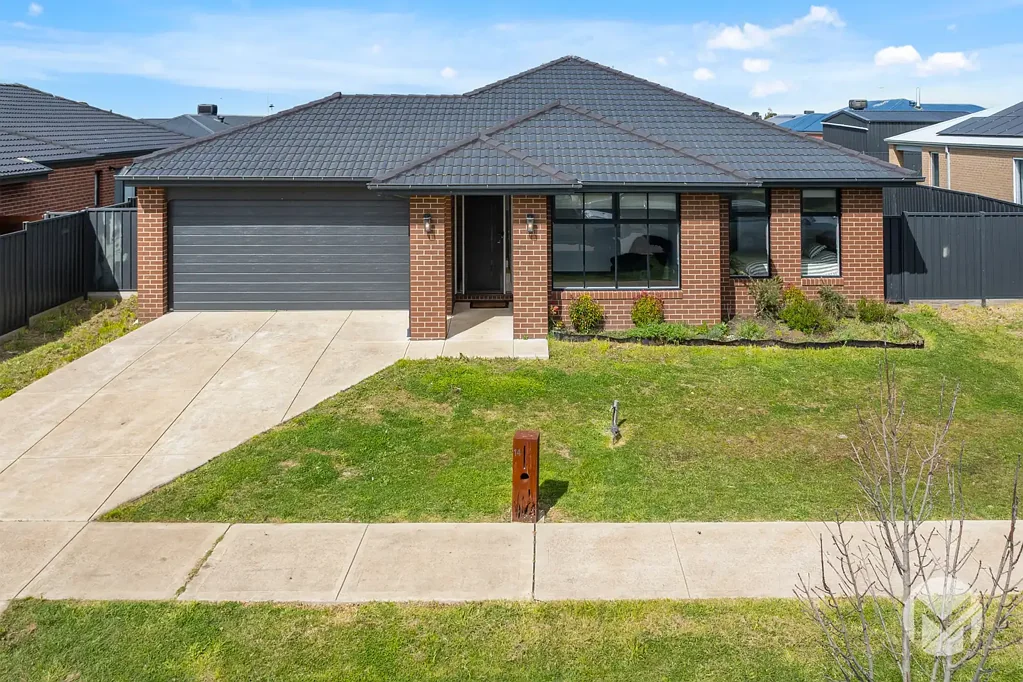 Romsey 4 Bedroom Quality, Space & Opportunity in Autumn Views Estate