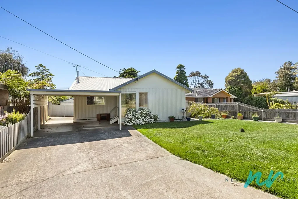 Indented Head 4房  Character Filled Beach House only 150m to the Beach