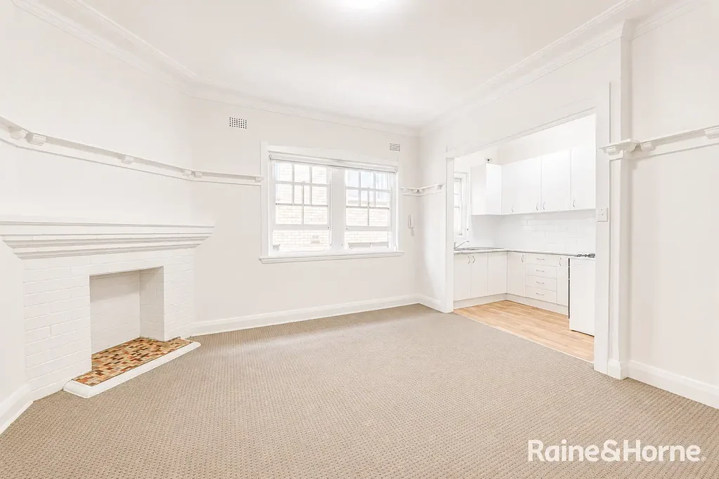 Convenient One-Bedroom Apartment Close to UNSW & Light Rail