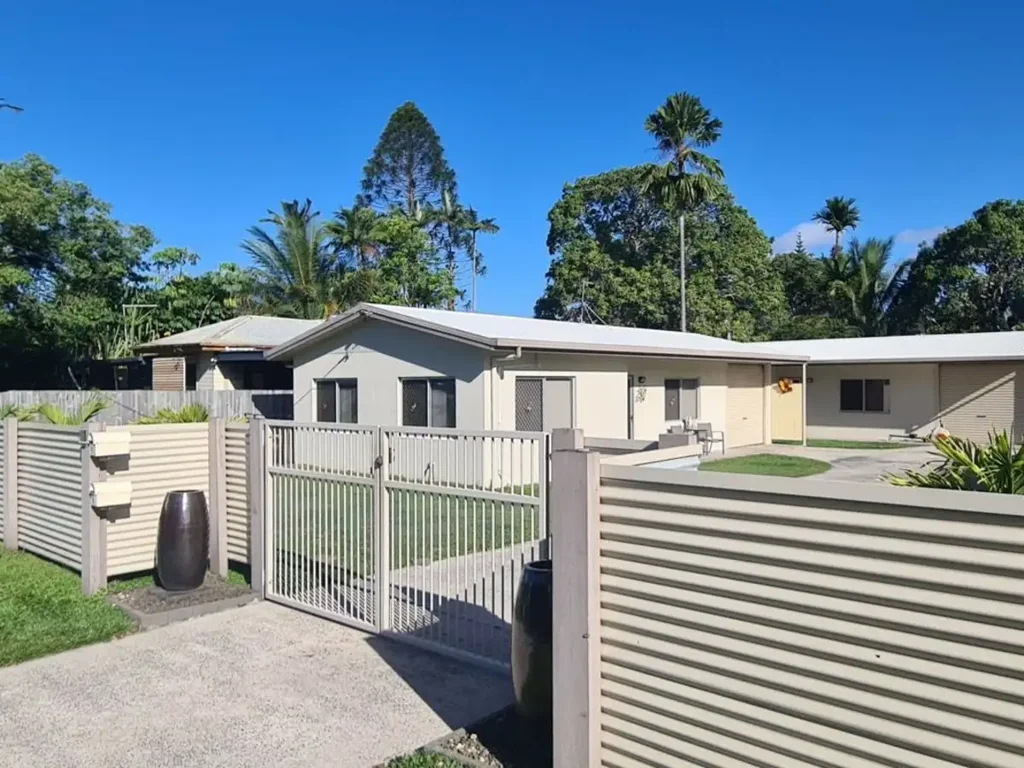 RARE FIND DUPLEX!!!