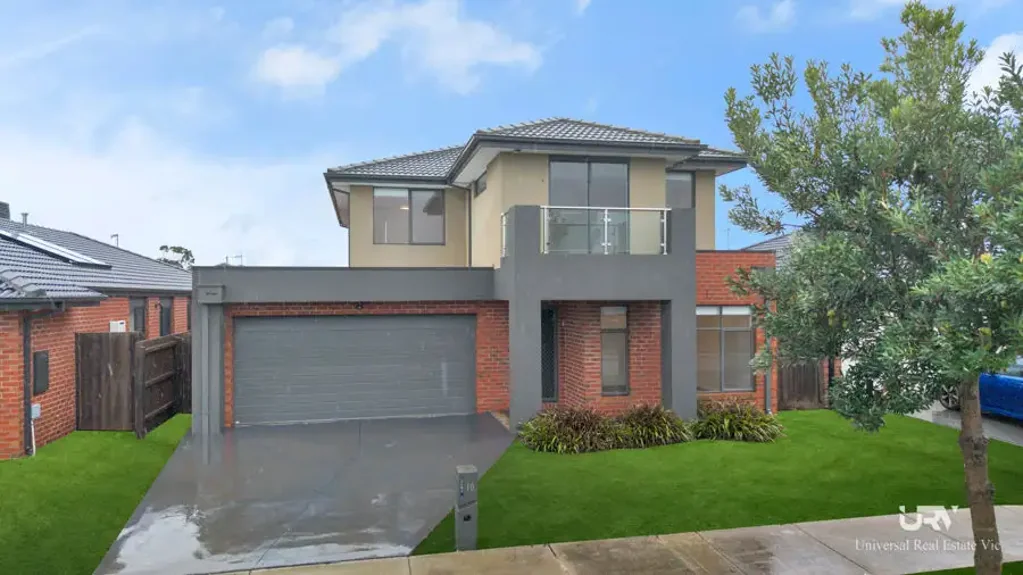 Beautiful Double Storey 5 Bedroom House For Lease !!! 5 bed 3 bath