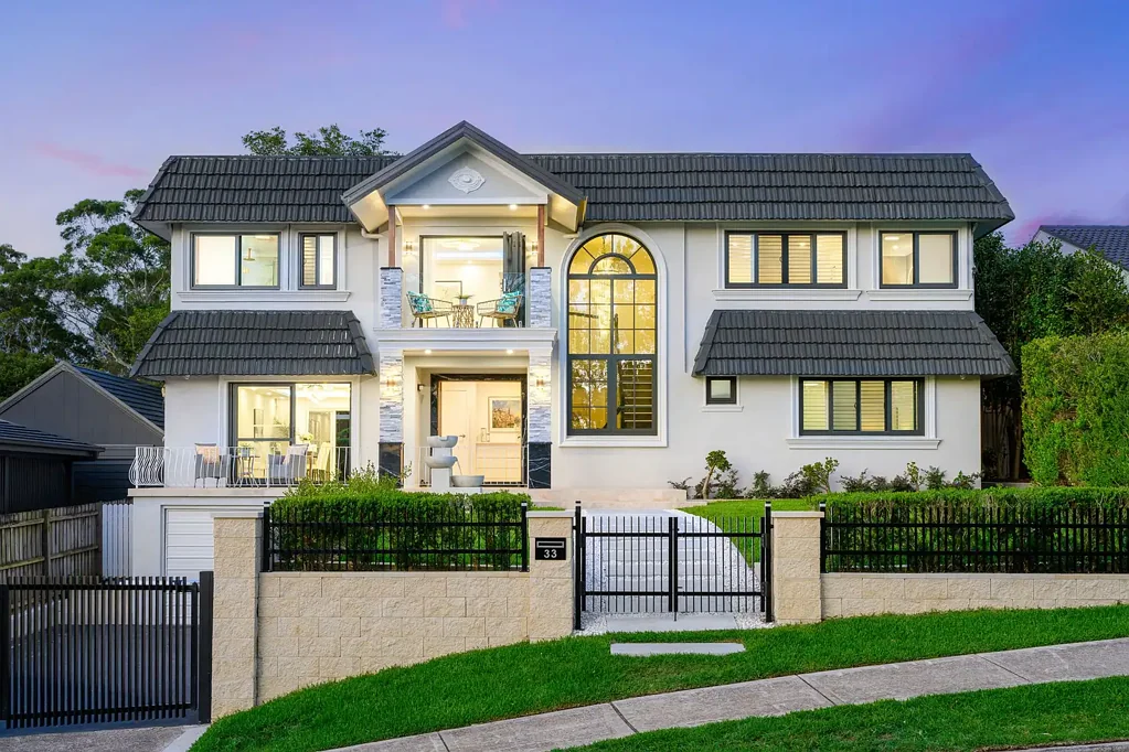 Baulkham Hills 5 Bedroom Elevated Elegance: Private Luxe Retreat in the Heart of the Hills