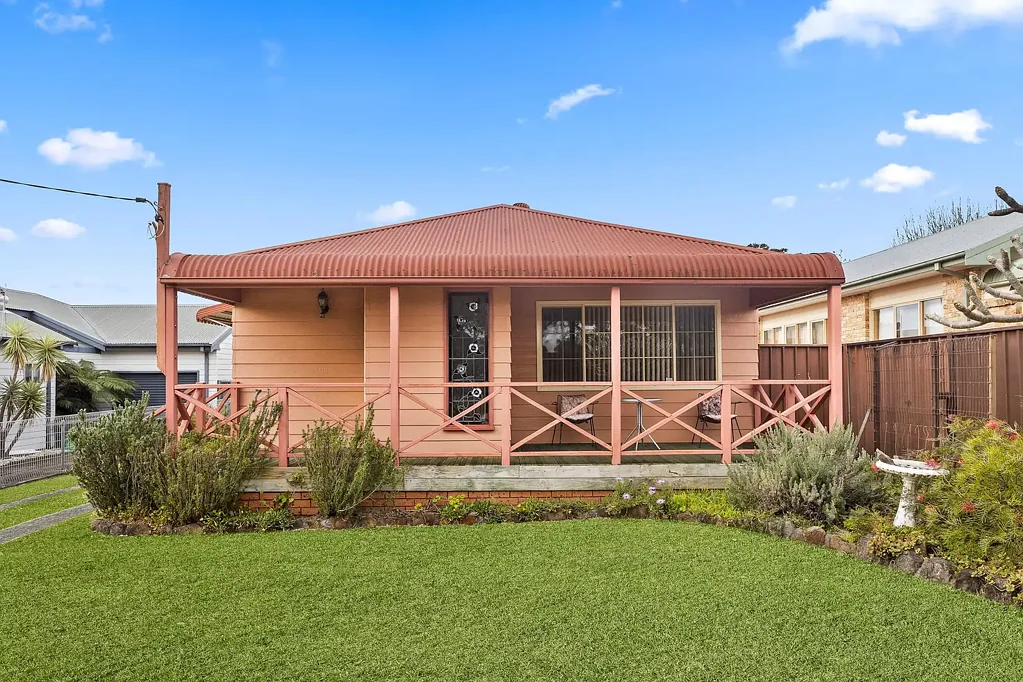 Character and Location ! - (6 MONTH LEASE ONLY)