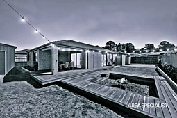 116 Langley Boulevard, Lang Lang