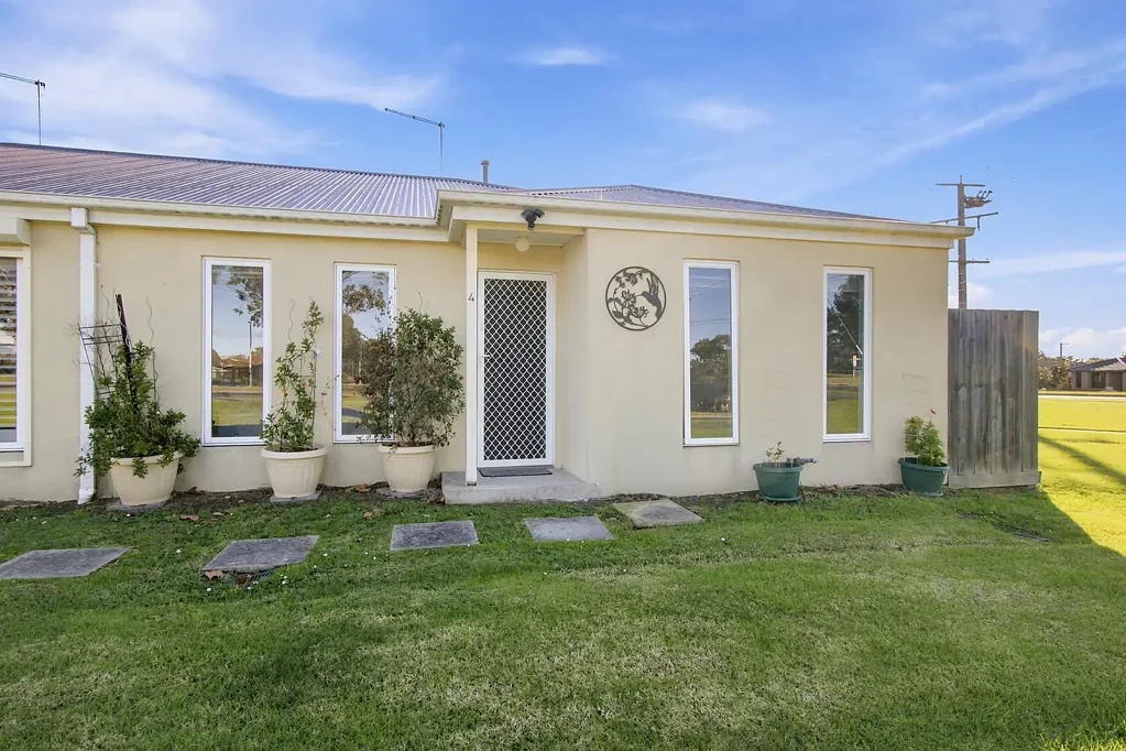 Traralgon 2Phòng ngủ Where Natural Light Meets Low-Maintenance Living