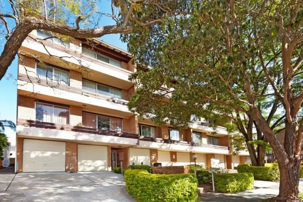 2-Bedroom Apartment with Parking in a Convenient Arncliffe Location