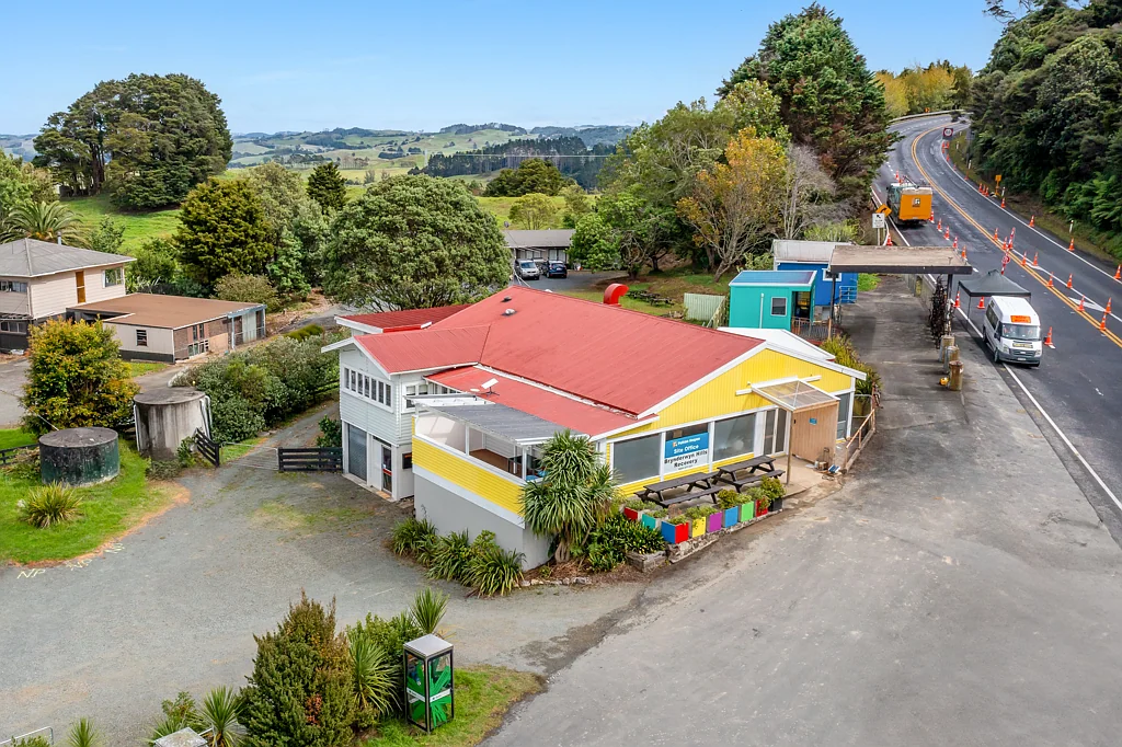 Kaiwaka OPPORTUNITY KNOCKS!