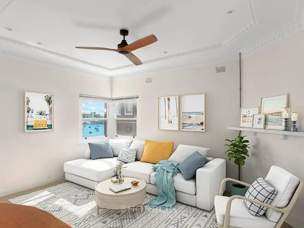 Private Top Floor Apartment with Harbour Views