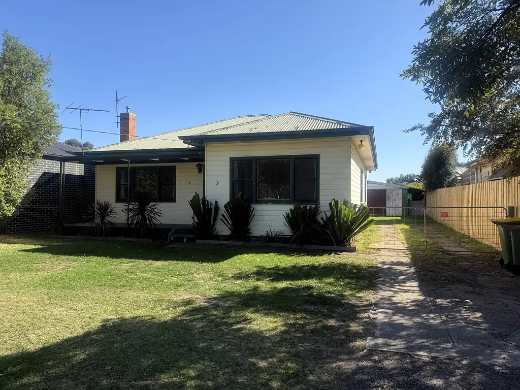 Charming  in Lang Lang