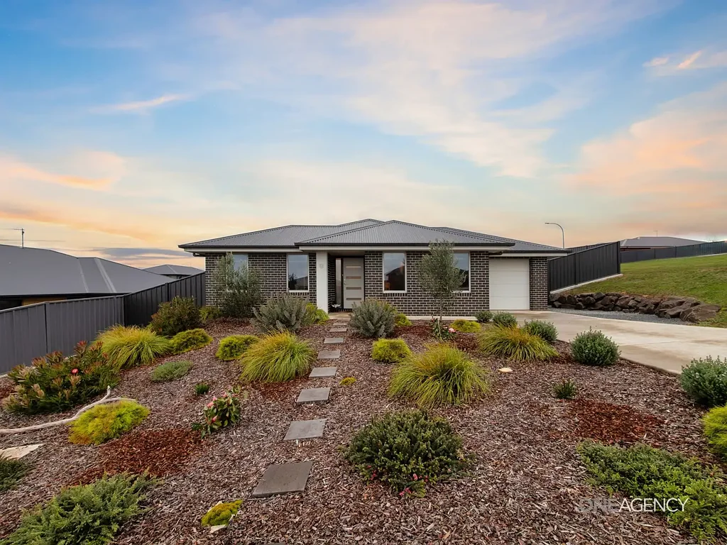 8 Madeline Drive, Mooreville, TAS 7321