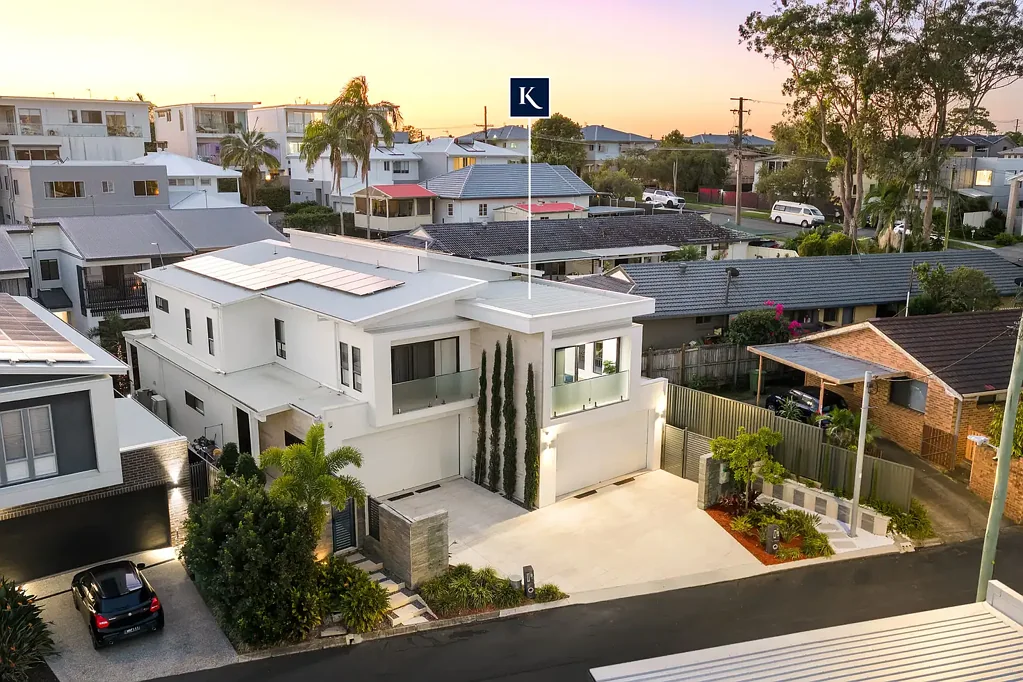 Southport 3ห้องนอน Modern Elegance Meets Effortless Gold Coast Living
