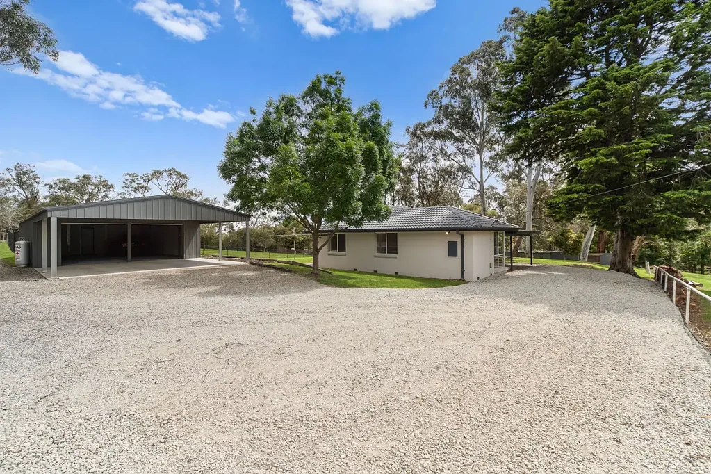 Acreage Family Home!