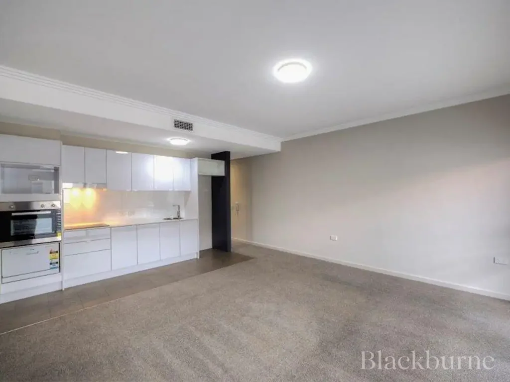 GREAT LOCATION! ONE BEDROOM WITH COURTYARD