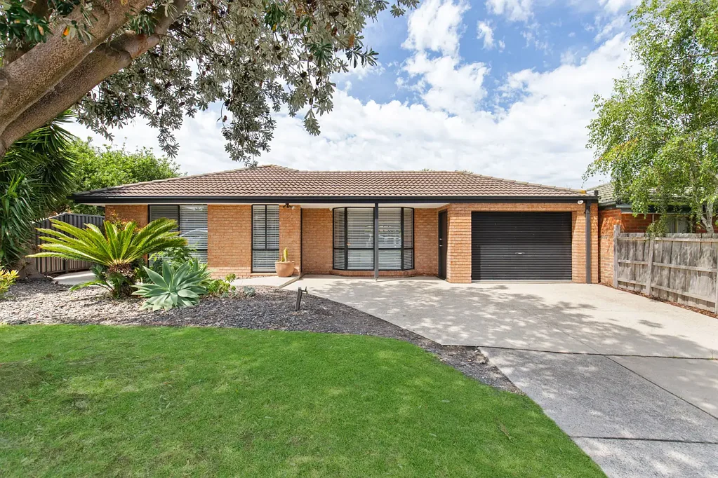 8 Helm Court, Carrum Downs, VIC 3201
