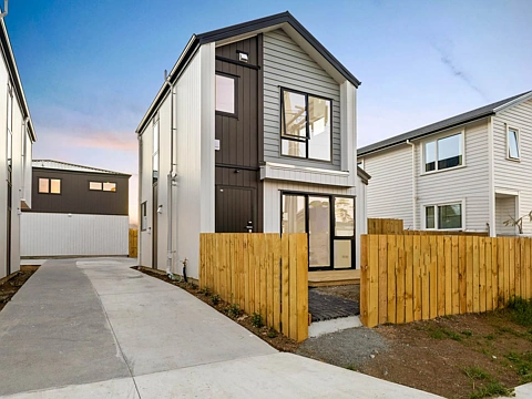 Pakuranga 2房 现代设计，高品质配件、专用停车位、地理位置便利、周边便利设施齐全、投资租金潜力、适合各类购房需求。 Brand New Affordable Living in Pakuranga