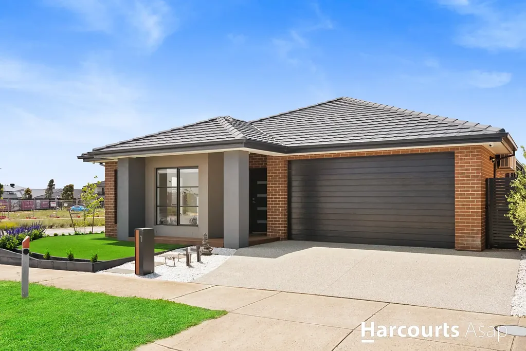 1 Shimar Street, Clyde North, VIC 3978