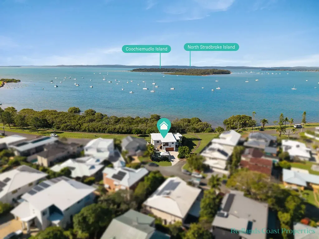 Victoria Point 5Moenga Stunning Home with Panoramic Bay Views