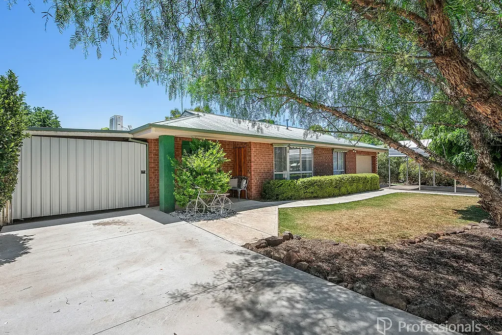 25 McNeil Street, Carisbrook, VIC 3464