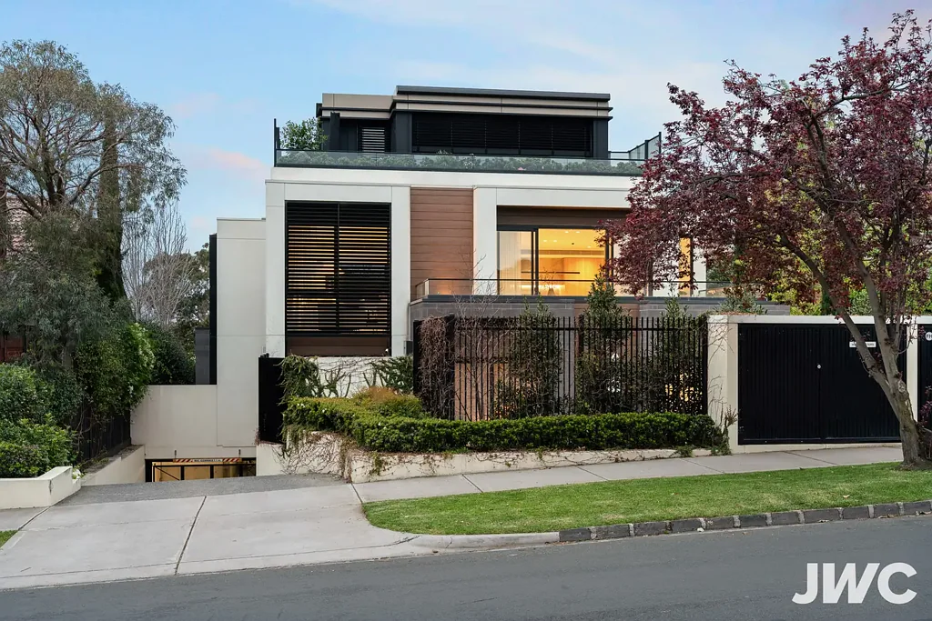 Kew 3Kwarto A Rare 200sqm Botanic Residence of Luxury, Space & Privacy