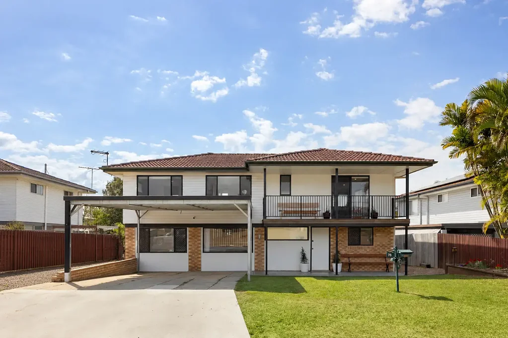 Bracken Ridge 3Kwarto Spacious Family Living with Multiple Living Zones, Huge Entertaining Deck & Exceptional Versatility