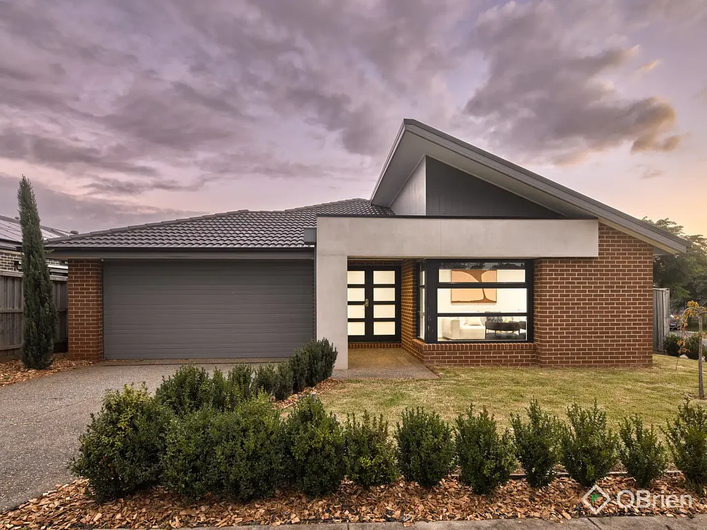 Warragul 4房  Elegant Family Living with Valley Views in Prestigious Brandy Creek Estate