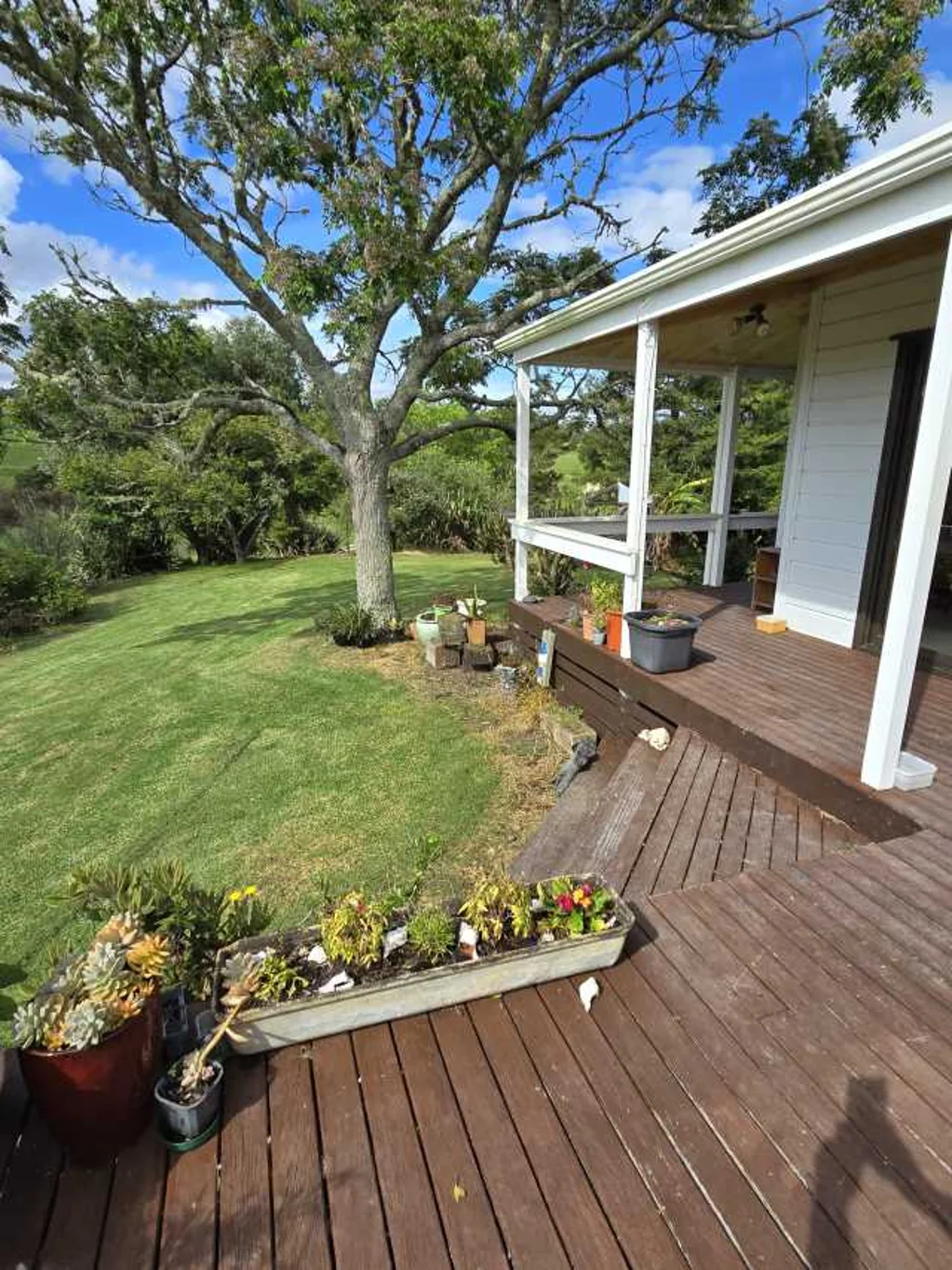 Horeke 4 Bedroom Private  centrally located lifestyle block