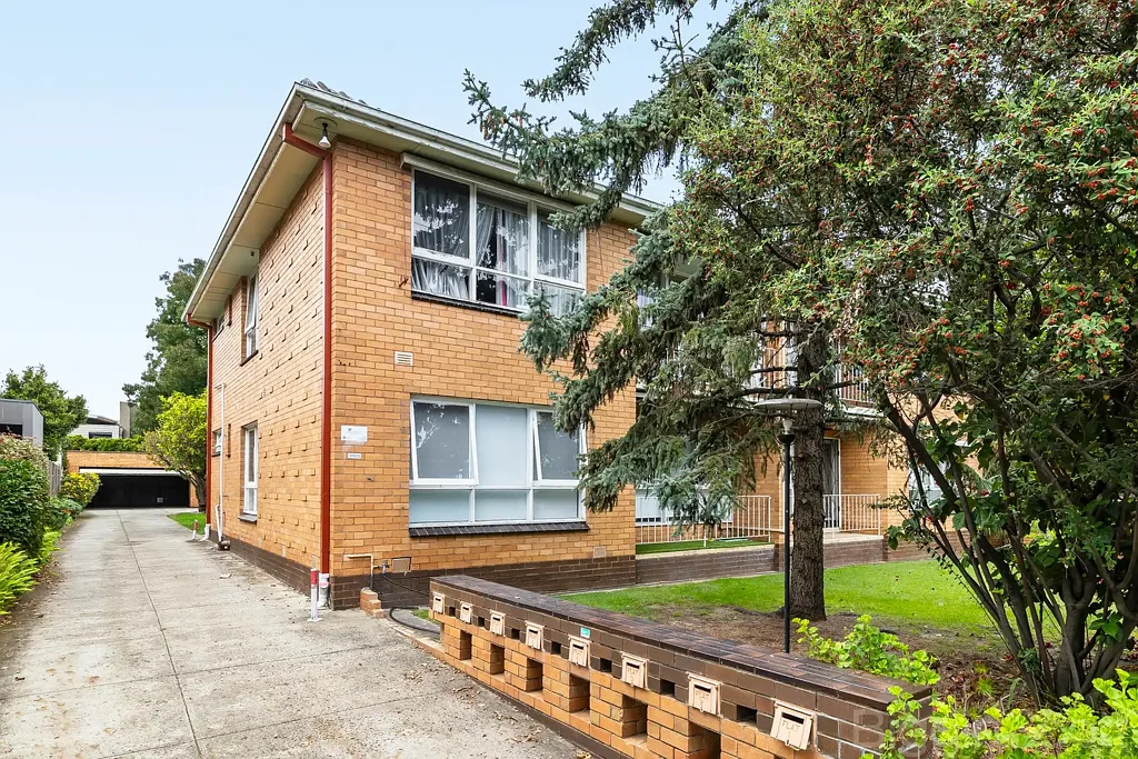 Glen Huntly 2 Bedroom Big Apartment Living