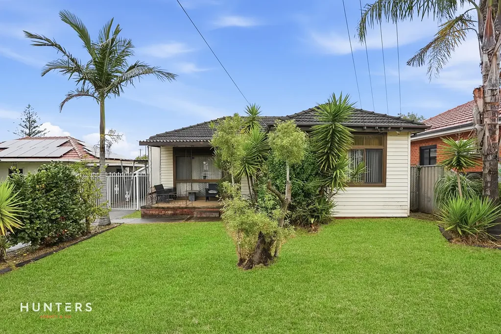 Toongabbie 3房 R3中密度住宅区 潜力联排别墅用地 便捷交通枢纽 家庭友好社区 西部增长潜力 Prime R3 Development Opportunity with Exceptional Future Potential (STCA)