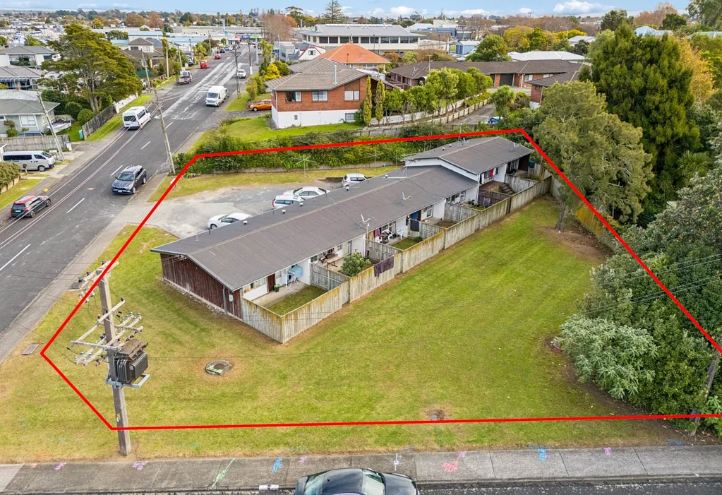 Swanson 7Habitaciones Blcok of Units - Long-Term Potential