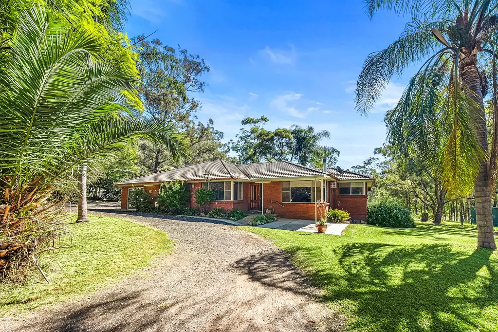 Oakville 5Zimmer 9.8 Acres Flood-Free - Land Banking, Lifestyle & Potential