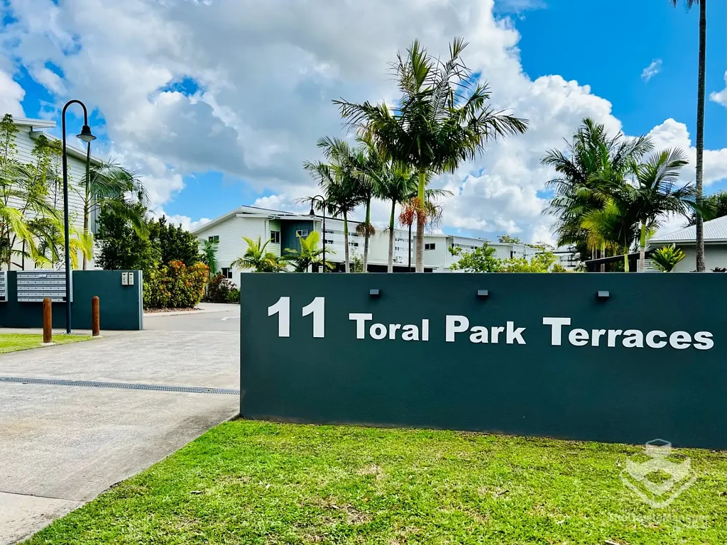 Spacious, modern 3 Bedroom Buderim Townhouse