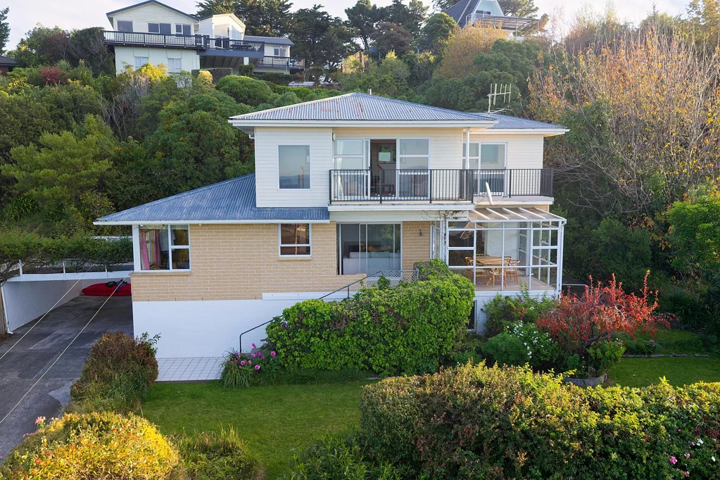 Kaikoura 4 Bedroom Renovation Opportunity with World-Class Views