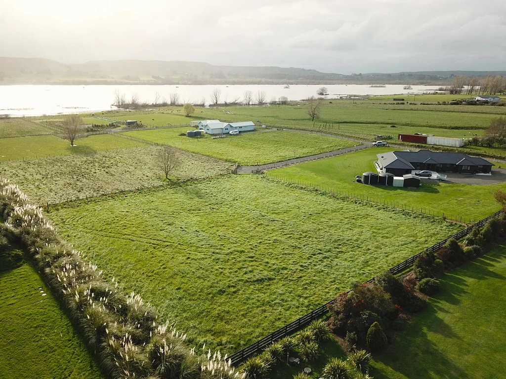 Waipukurau and Surrounds Premium Section with Lake Views
