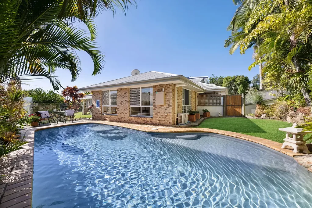 Buderim 4房  Spacious, Stylish & Central Family Home In Prime Location.