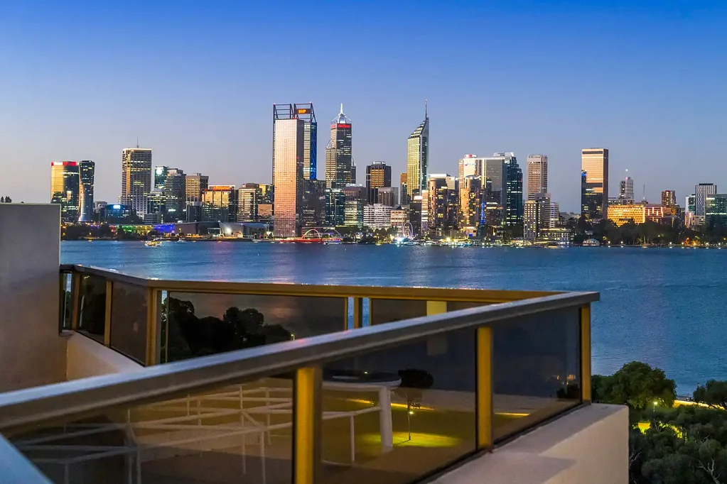 South Perth 4房  Penthouse on Swan