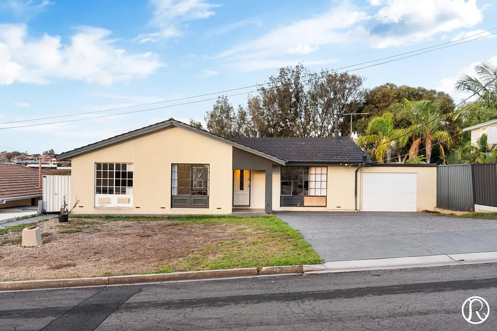 13 Sea View Road, Para Hills, SA 5096