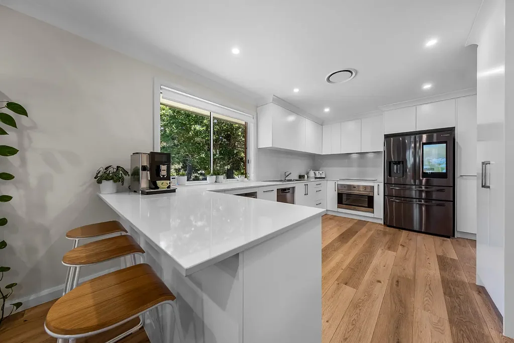 Cranebrook 4房 Cranebrook热门街道 2.5英亩家庭土地 Smeg厨房 Bosch电器 四卧两卫 宽敞布局 太阳能供电 靠近顶尖学校 Modern Comfort Meets Rural Charm on 2.5 Acres