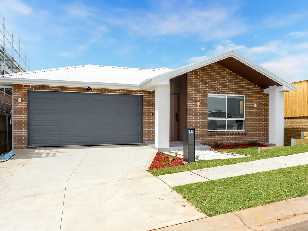 13 Skyline Street, Menangle Park NSW.
