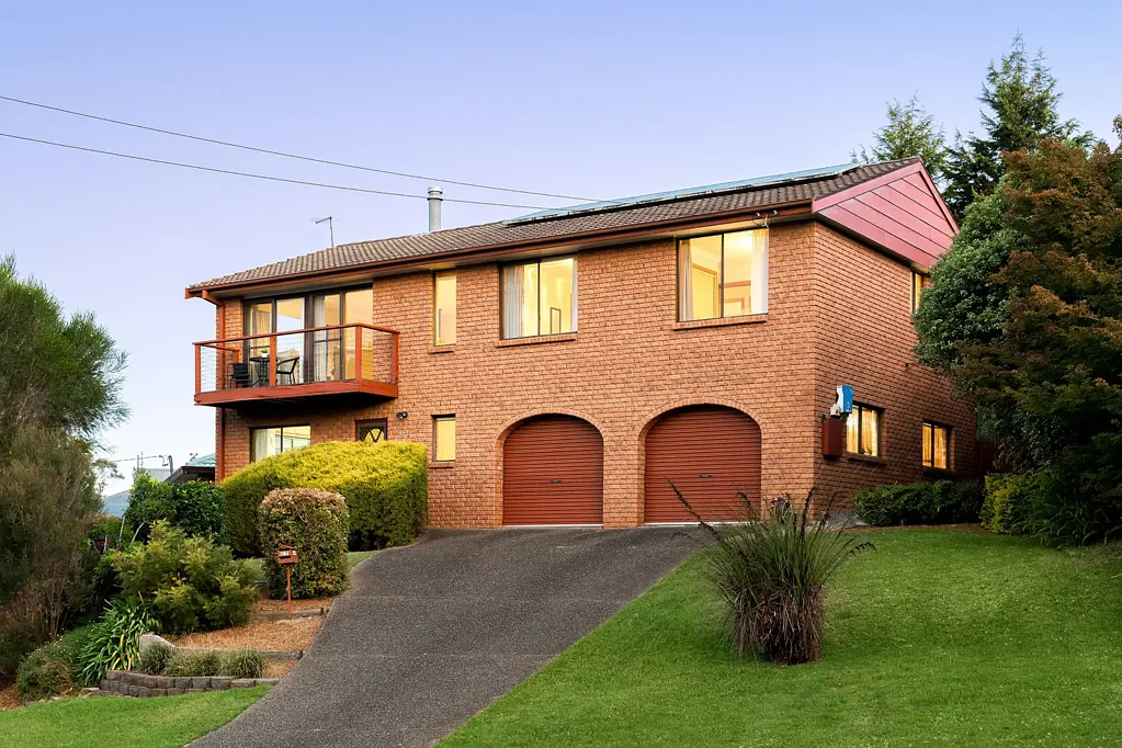 27 Panorama Crescent, Wentworth Falls, NSW 2782