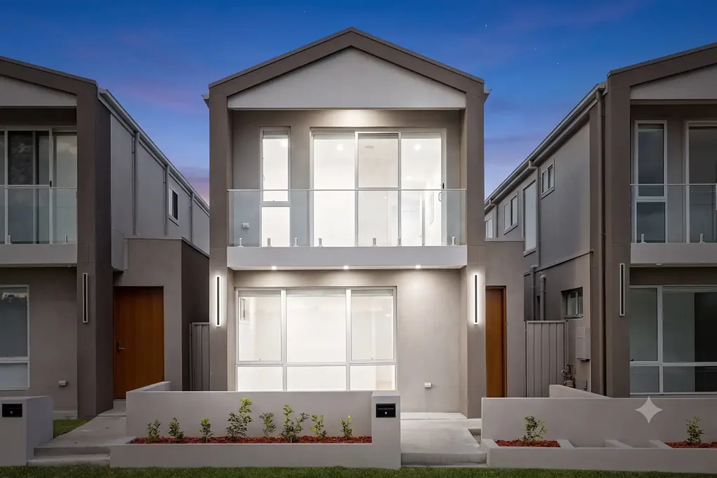 Schofields 4Zimmer Brand New, Reserve Facing, Custom Built Family home - In the heart of the Everpopular Akuna Vista Community!