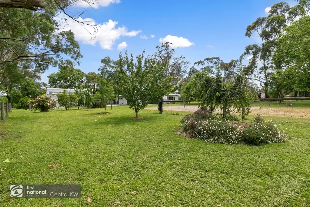 Yinnar 4房  Superb Lifestyle Property on 10 Acres