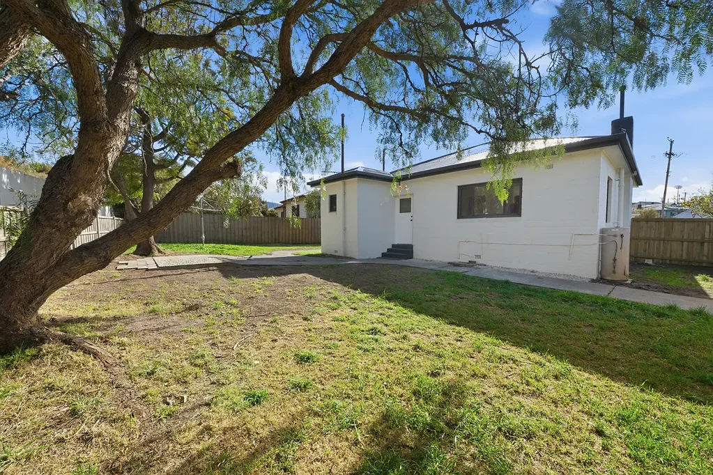 Goodwood 3 Bedroom Contemporary. Convenience. Renovated.