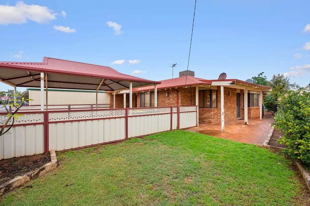 21B Hawkins Street, West Lamington, WA 6430