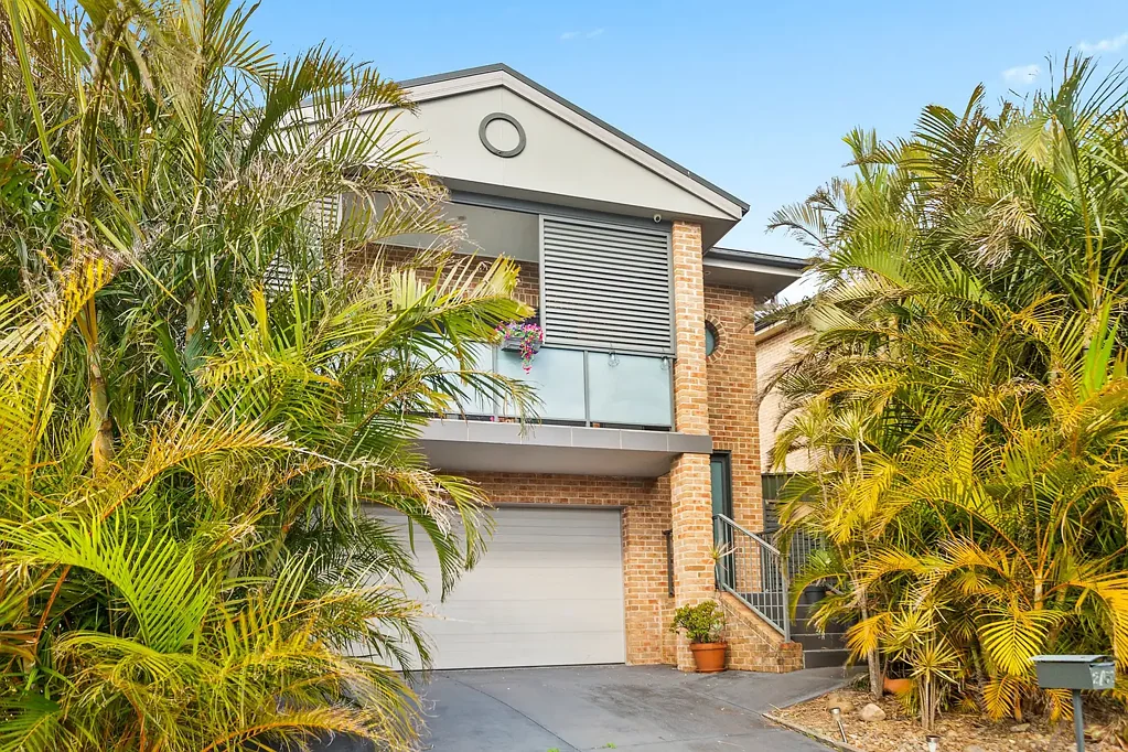 Albion Park 3 Bedroom Escarpment Views & Effortless Living - Albion Park