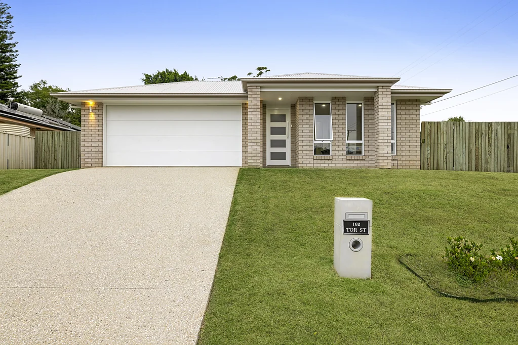 162 Tor Street, Rockville, QLD