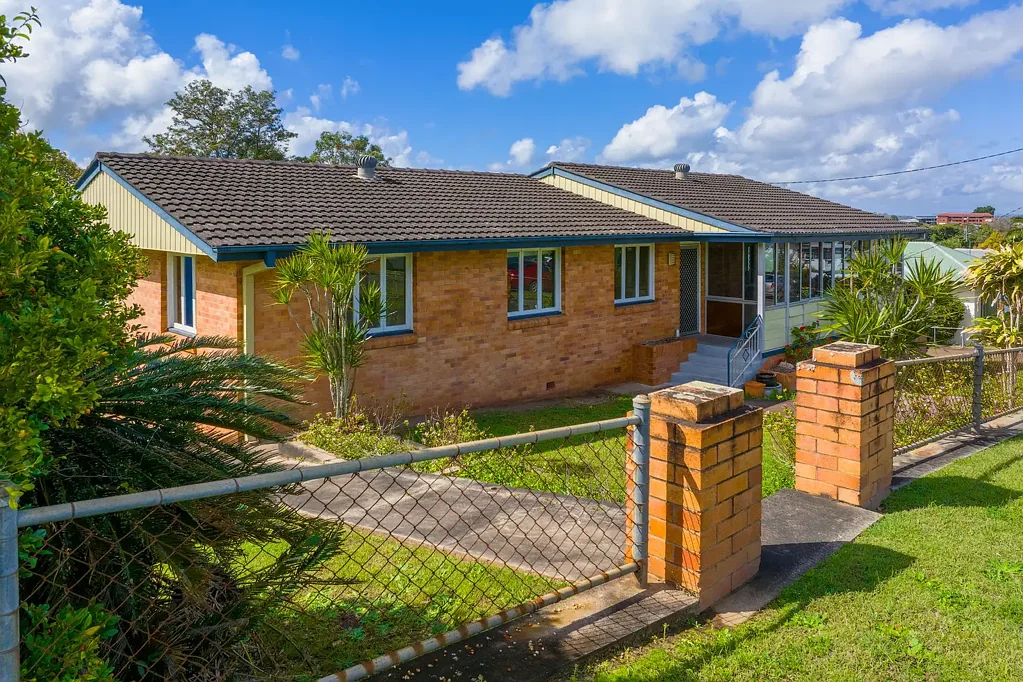 Gympie 4ਬੈੱਡਰੂਮ A Massive Opportunity in the Heart of Gympie! A Solid Home With Endless Potential!