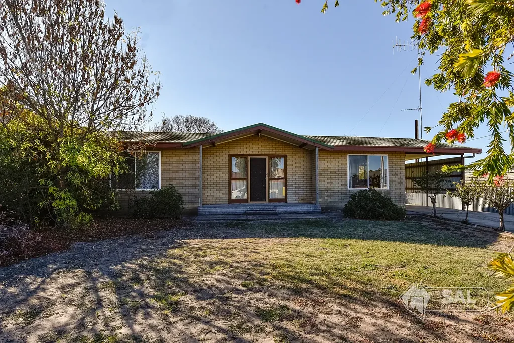 Bordertown 3chambre Charming 3-Bedroom Home on Spacious Allotment